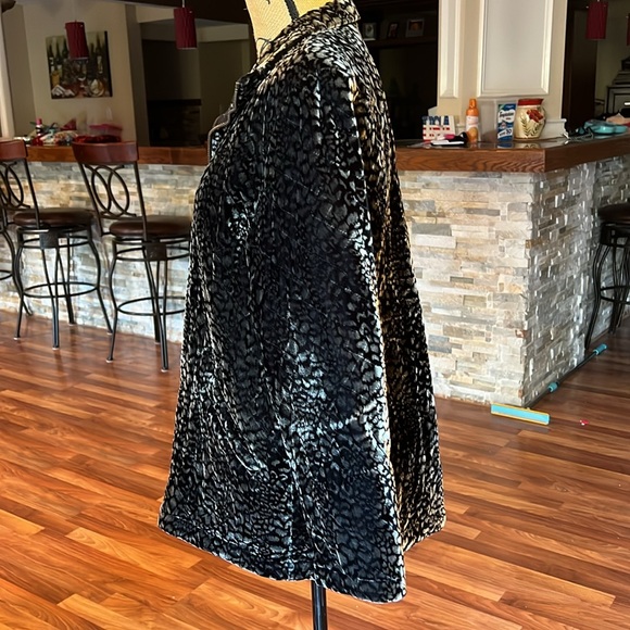❤️VINTAGE❤️ Black printed velour feel coat - Picture 3 of 6